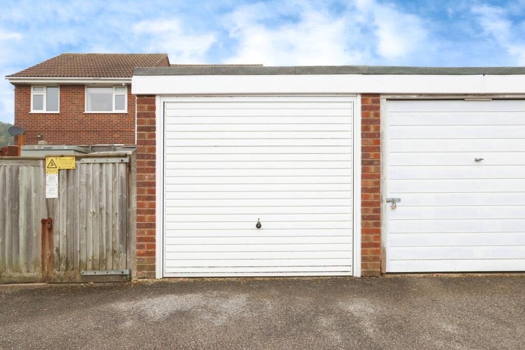 Additional property image - Culliford Crescent, POOLE, Dorset, BH17