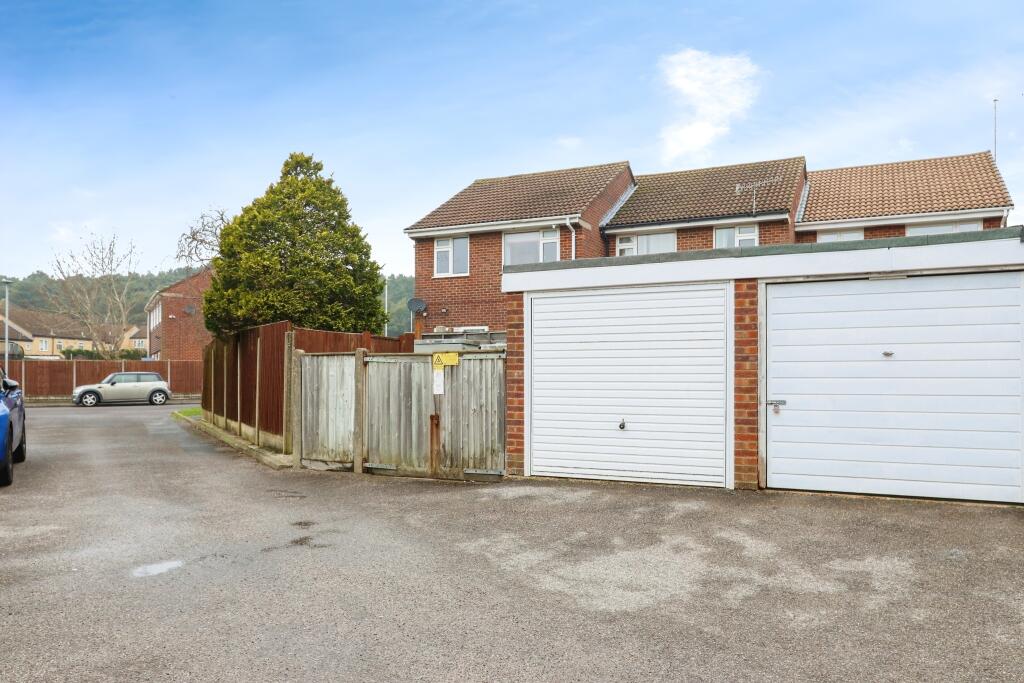 Additional property image - Culliford Crescent, POOLE, Dorset, BH17