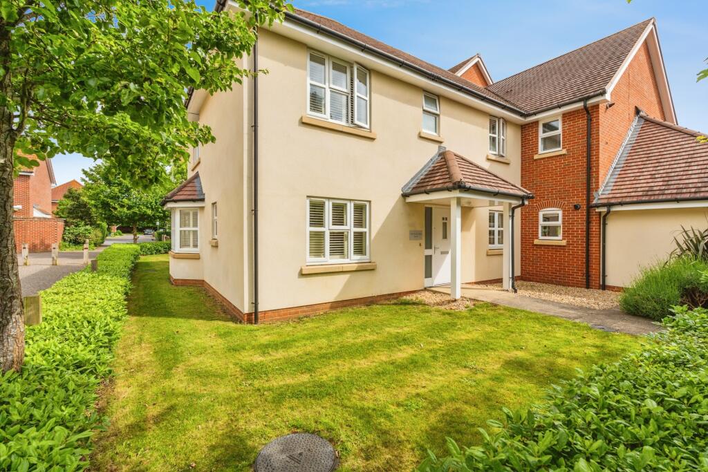 2 bedroom flat for sale in The Mallards, Totton, Southampton, Hampshire