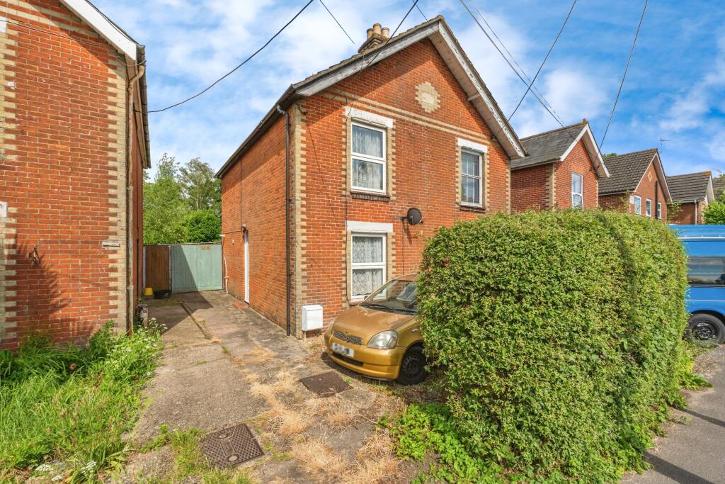 Main image of property: Salisbury Road, Totton, Southampton, Hampshire, SO40