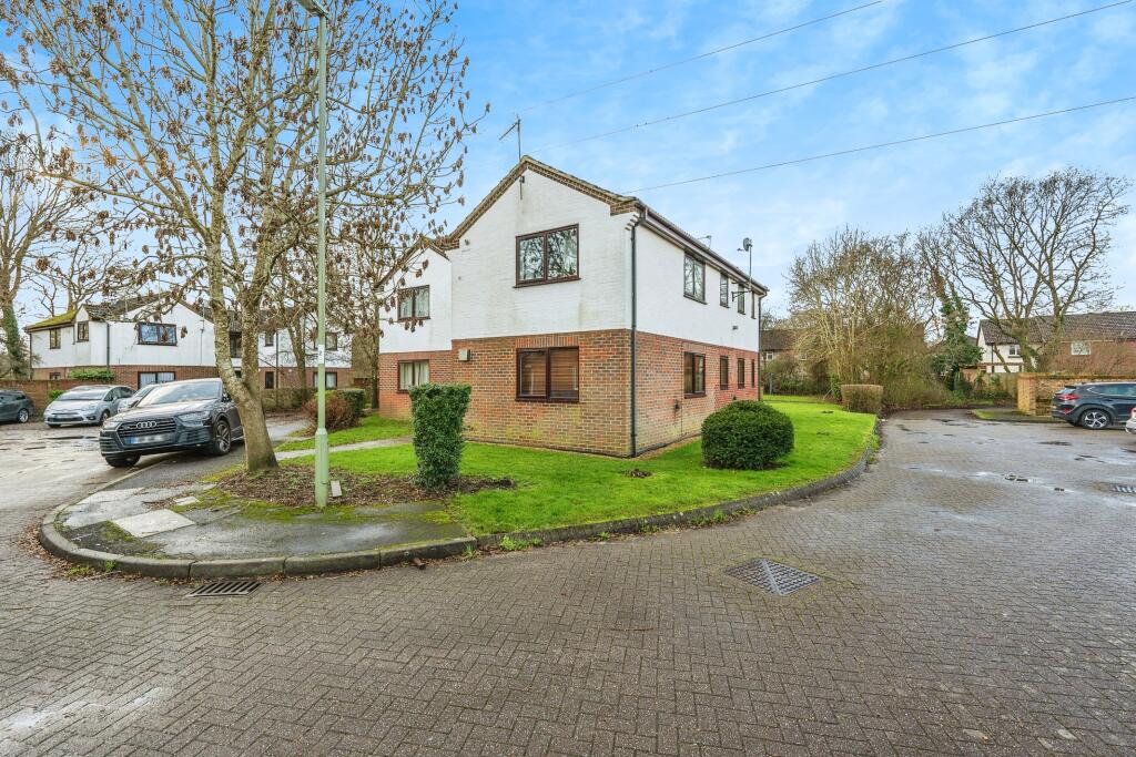 Main image of property: Elliot Close, Totton, Southampton, Hampshire, SO40