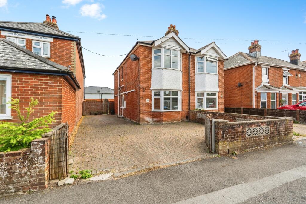 Main image of property: School Road, Totton, Southampton, Hampshire, SO40