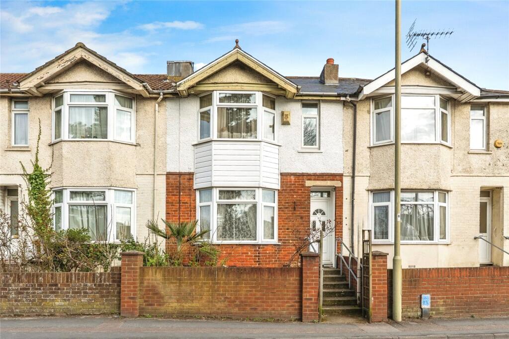 Main image of property: Junction Road, Totton, Southampton, SO40