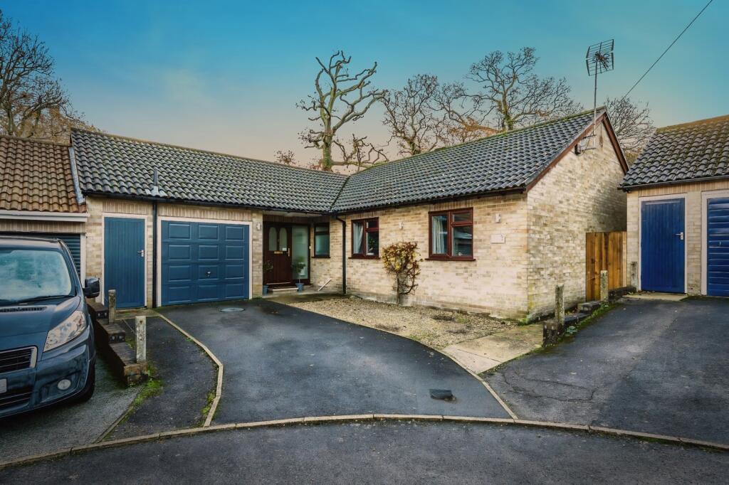 Main image of property: Merrivale Close, Hythe, Southampton, Hampshire, SO45