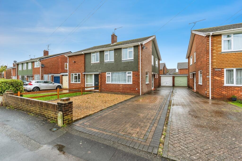 Main image of property: Testbourne Avenue, Totton, Southampton, Hampshire, SO40