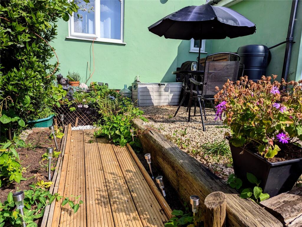 Additional property image - Oriel Drive, Glastonbury, Somerset, BA6