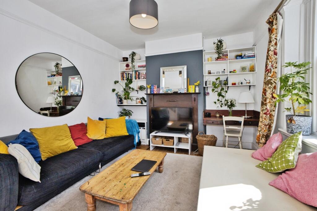 Additional image 4 of St. Thomas Street, Wells, Somerset, BA5