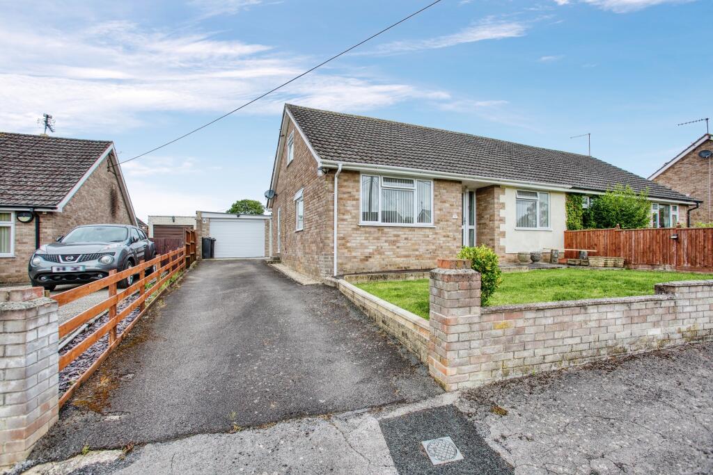 2 bedroom bungalow for sale in South View, Bradford Abbas, Sherborne, DT9