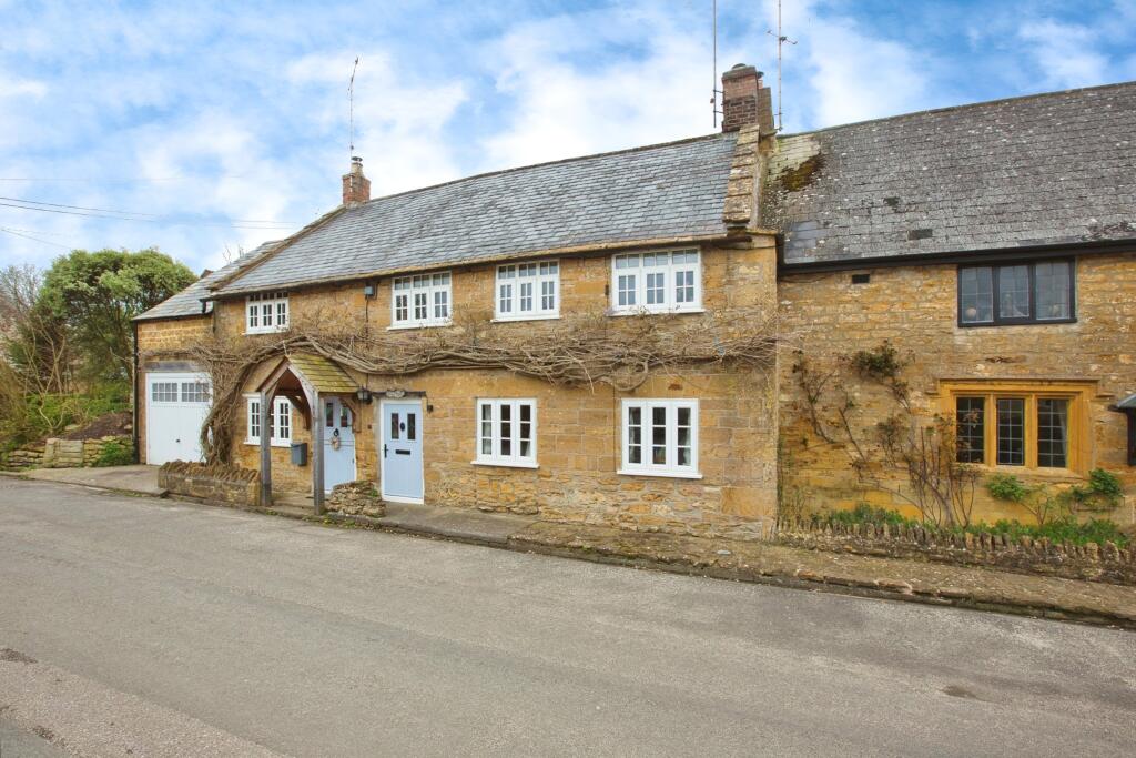 2 bedroom terraced house for sale in Lower Street, West Chinnock