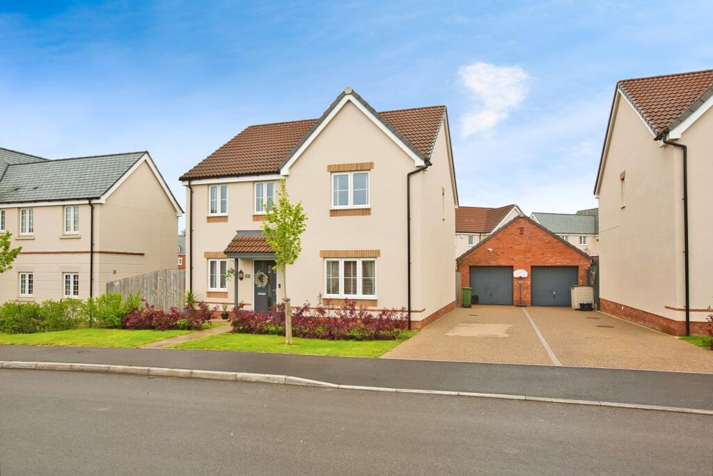 4 bedroom detached house for sale in Perrys Hill, West Coker Road