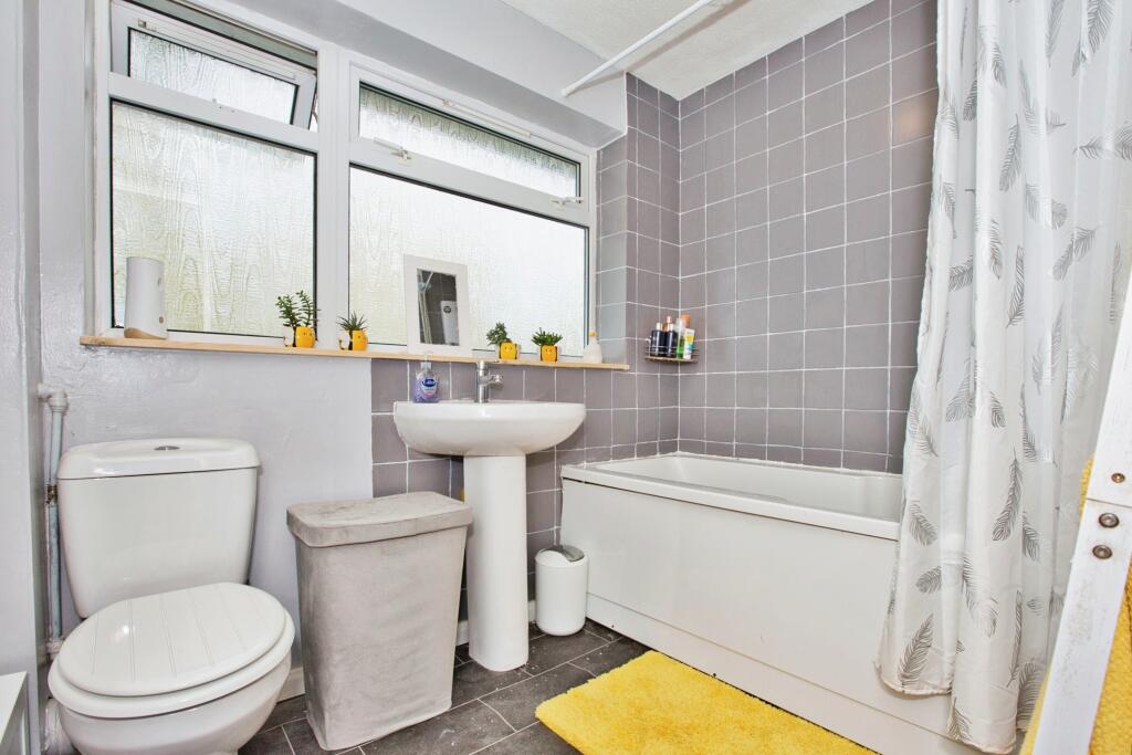 Additional property image - Bridle Way, Barwick, Yeovil, Somerset, BA22