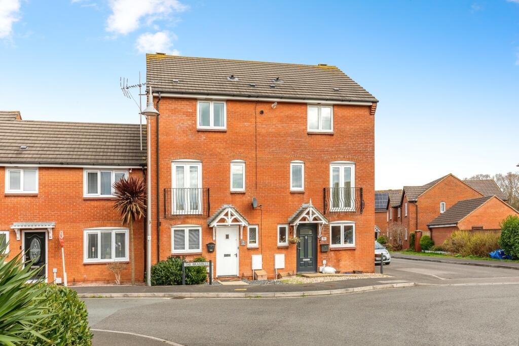 4 bedroom terraced house for sale in The Brambles, St. Weston