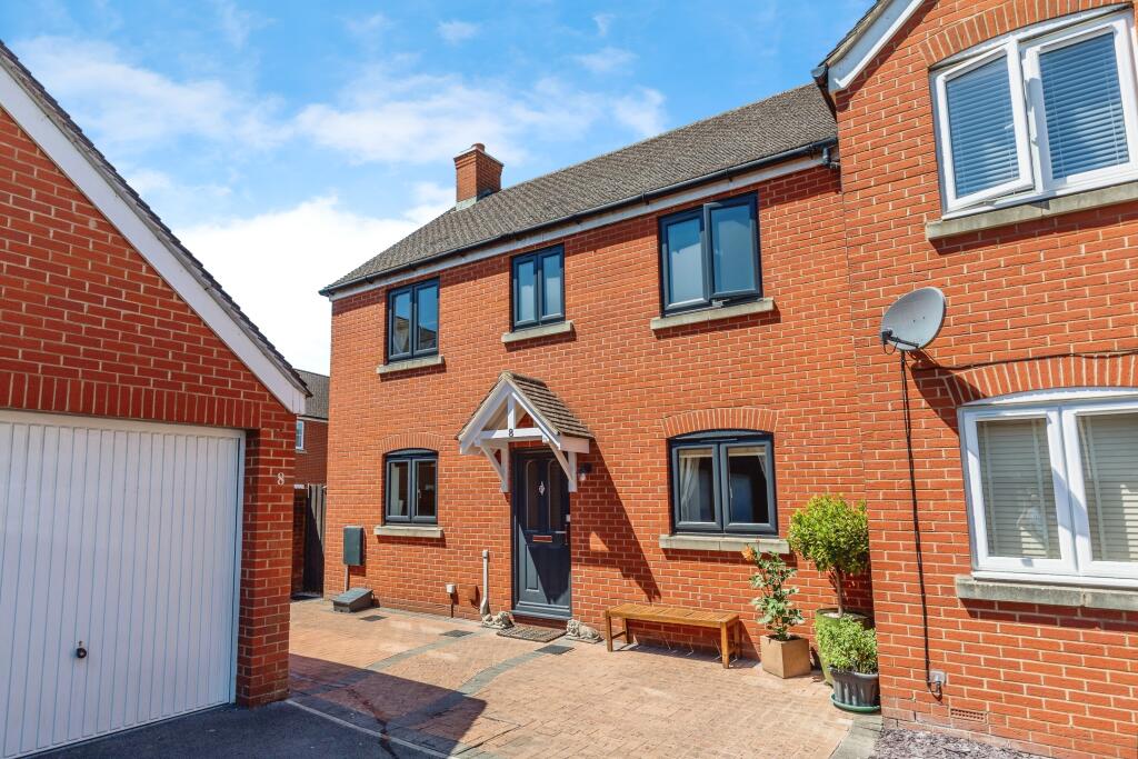 3 bedroom semidetached house for sale in Irons Way, West Wick, Weston
