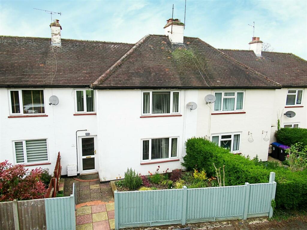 3 bedroom terraced house for sale in Bayford Close, Hertford, SG13