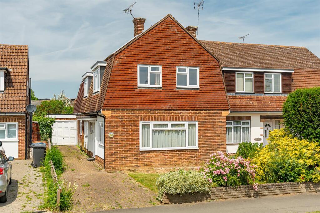 Main image of property: The Avenue, Bengeo