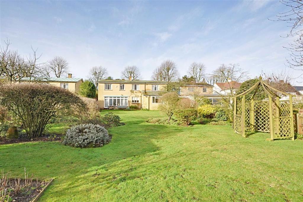 4 bedroom detached house for sale in Queens Road, Hertford, SG13 , SG13