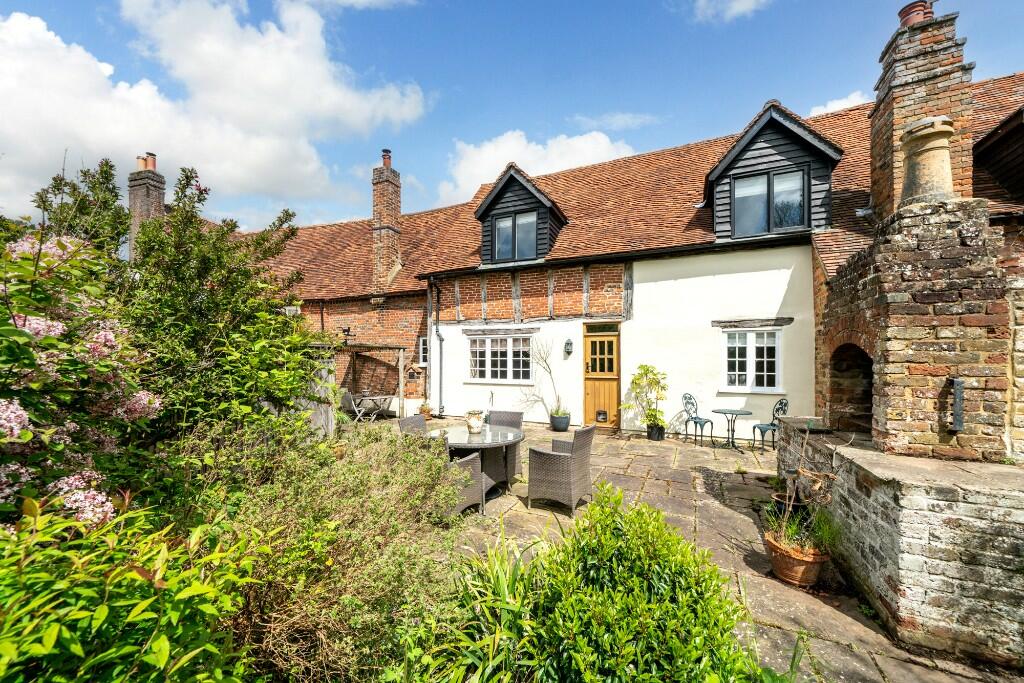 3 bedroom character property for sale in Flamstead Farm, Chesham Road