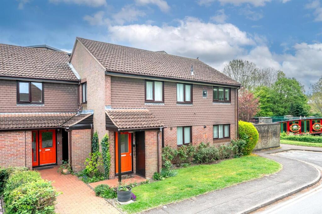 Main image of property: Broadwater, Berkhamsted, Hertfordshire, HP4