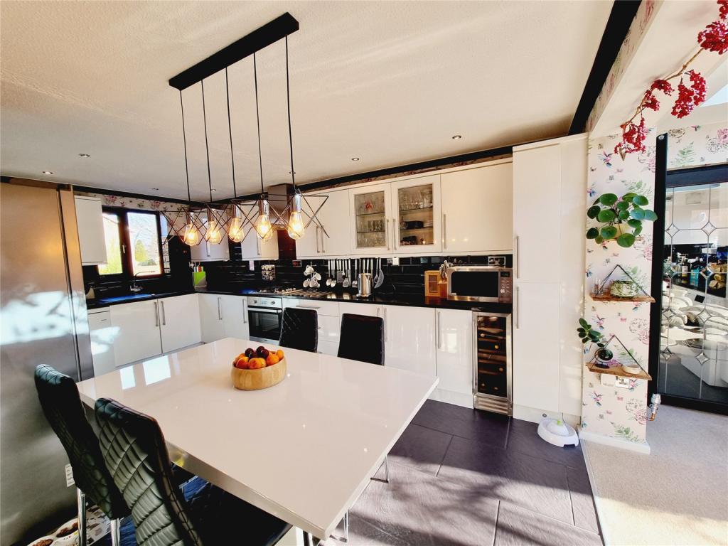 4 bedroom detached house for sale in Chaffinch Drive, Kidderminster