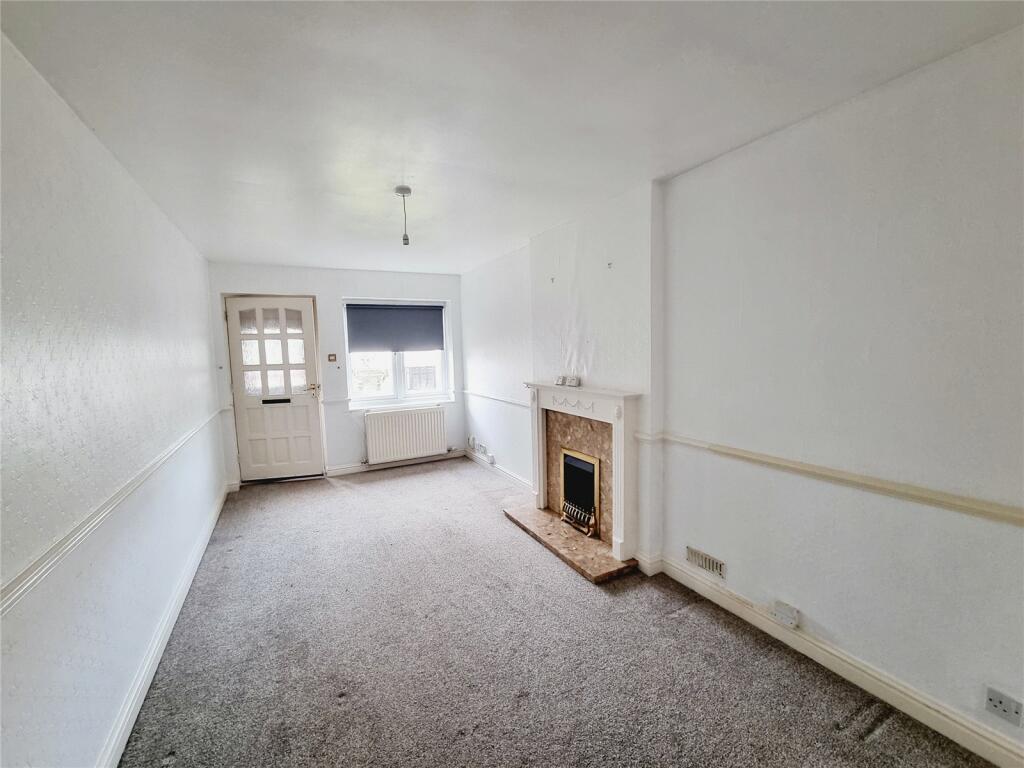 2 bedroom bungalow for sale in Heathfield Crescent, Kidderminster, Worcestershire, DY11