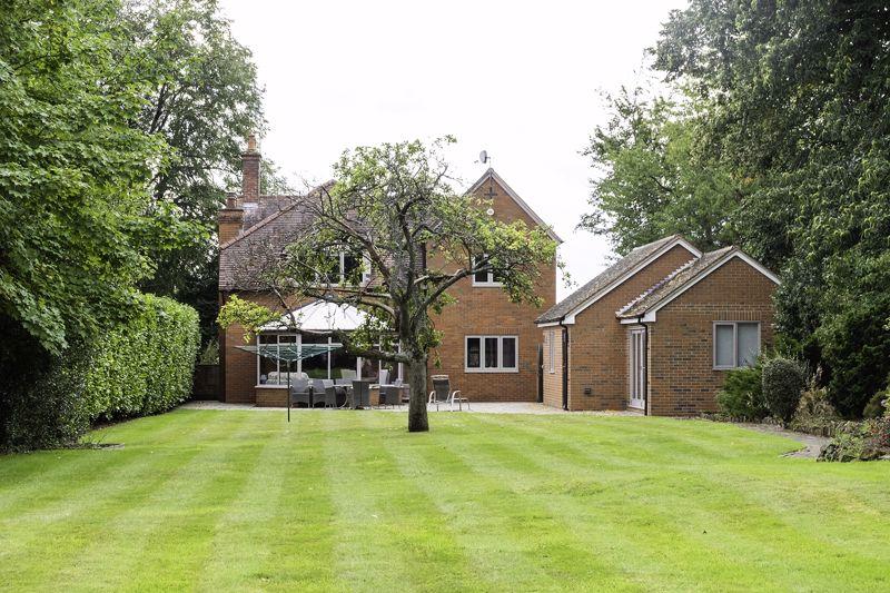 4 bedroom detached house for sale in Belbroughton Road, Clent DY9 0EW , DY9