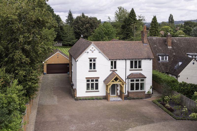 4 bedroom detached house for sale in Belbroughton Road, Clent DY9 0EW , DY9