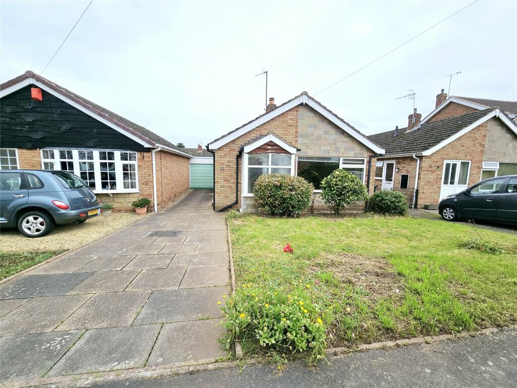 2 bedroom bungalow for sale in Audley Drive, Kidderminster