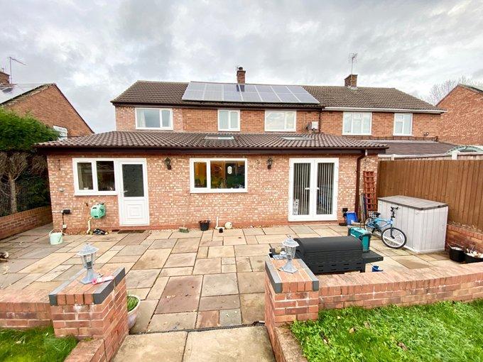 4 bedroom semidetached house for sale in Woodbury Close, Hartlebury