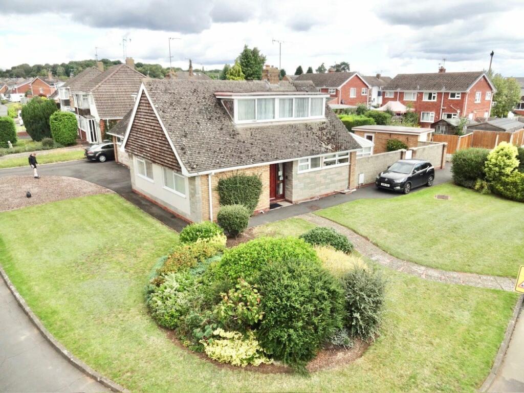 3 bedroom bungalow for sale in Coniston Crescent, StourportonSevern
