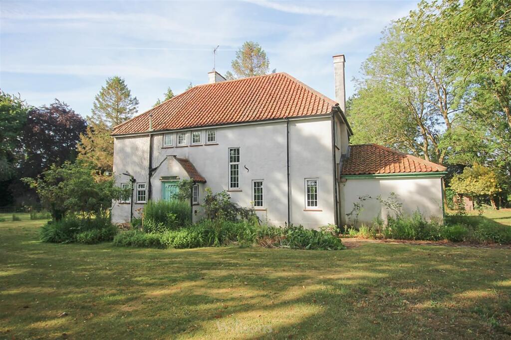Main image of property: Bratoft Lane, Burgh Le Marsh, Skegness