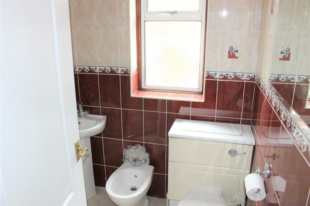 3 bedroom semidetached bungalow for sale in Vicarage Road, Mickleover, Derby, DE3