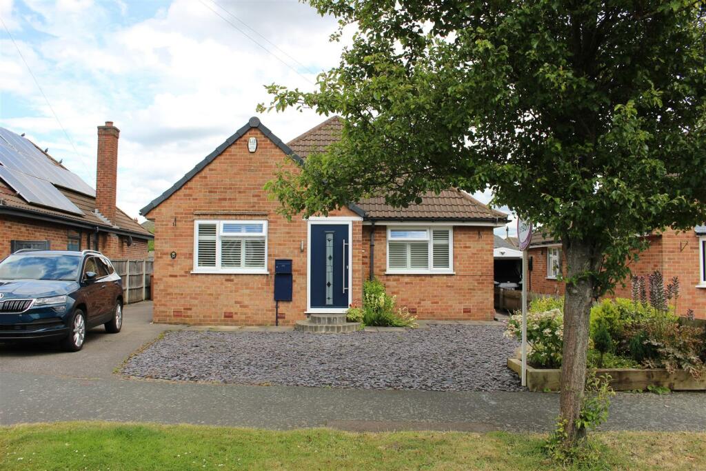 2 bedroom detached bungalow for sale in Hardwick Avenue, Allestree