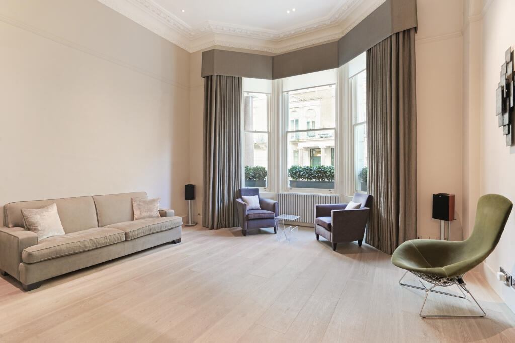 Main image of property: De Vere Gardens, London, W8