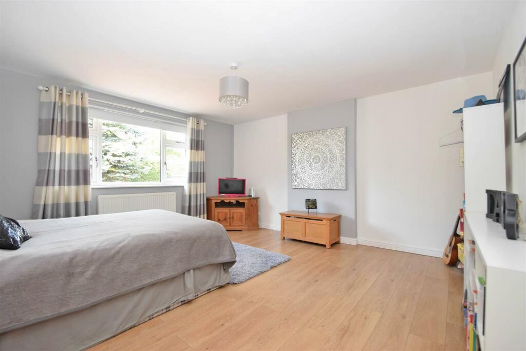 4 bedroom detached house for sale in Kinnerley, Oswestry, SY10