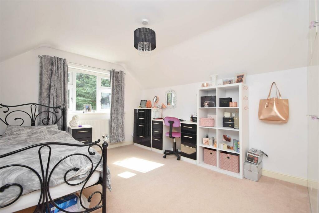 4 bedroom detached house for sale in Kinnerley, Oswestry, SY10