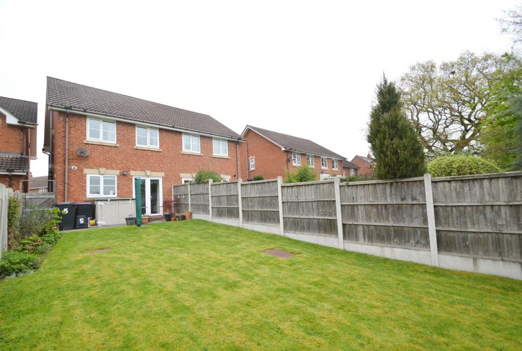 3 bedroom semidetached house for sale in Church Close, Shawbury