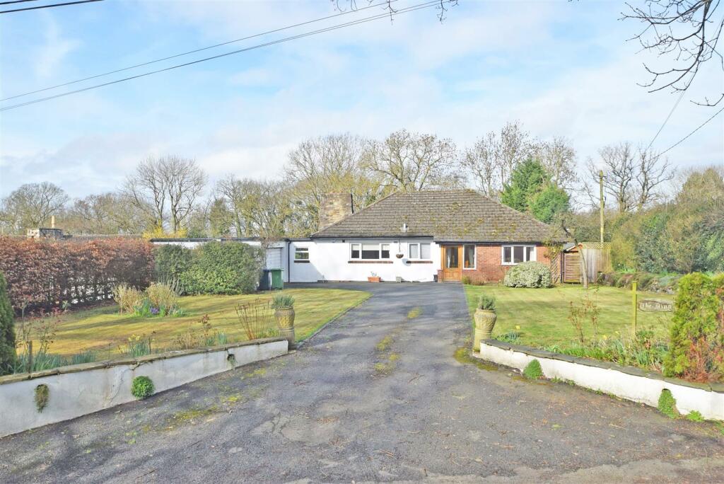3 bedroom detached bungalow for sale in Kynnersley Lane, Leighton
