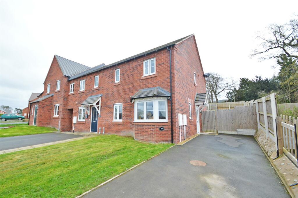 3 bedroom end of terrace house for sale in Wray Drive, Pontesbury