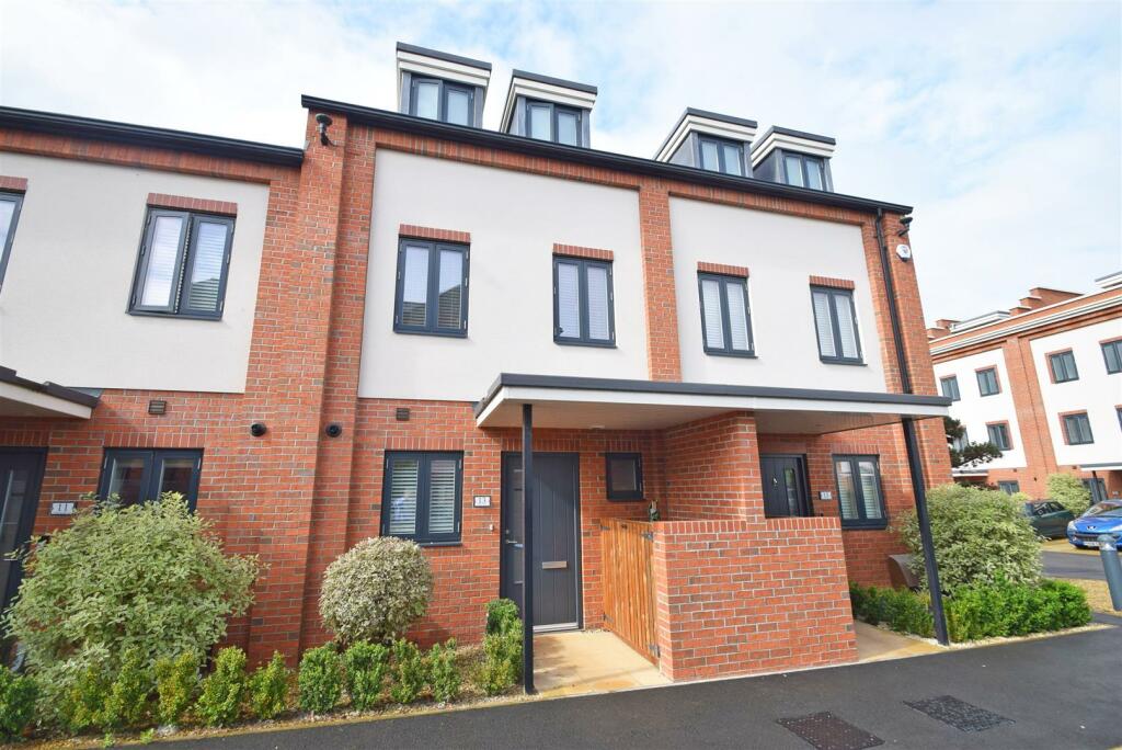 3 bedroom town house for sale in St. Michaels Street, Shrewsbury, SY1