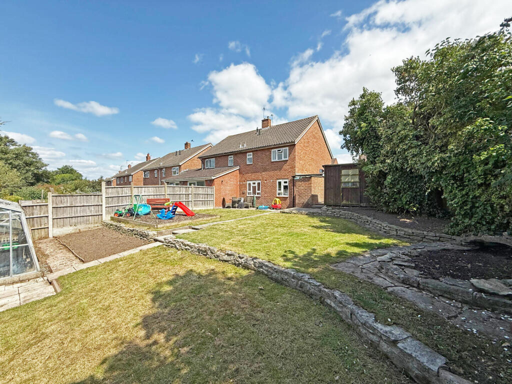 3 bedroom semi-detached house
