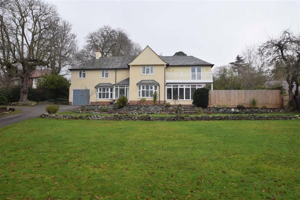 4 bedroom detached house for sale in Roman Road, Shrewsbury, SY3