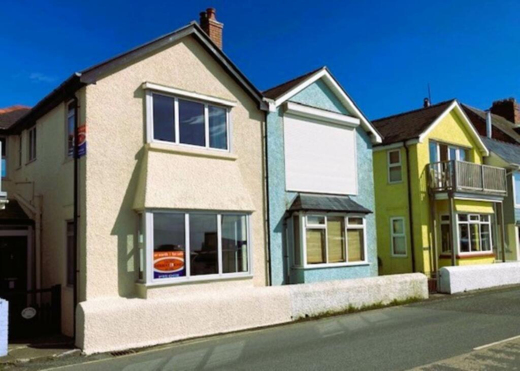3 bedroom terraced house for sale in Clarach Road, Borth, SY24