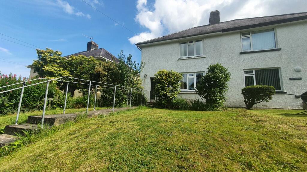 3 bedroom house for sale in Maes Isfryn, Llanfarian, SY23
