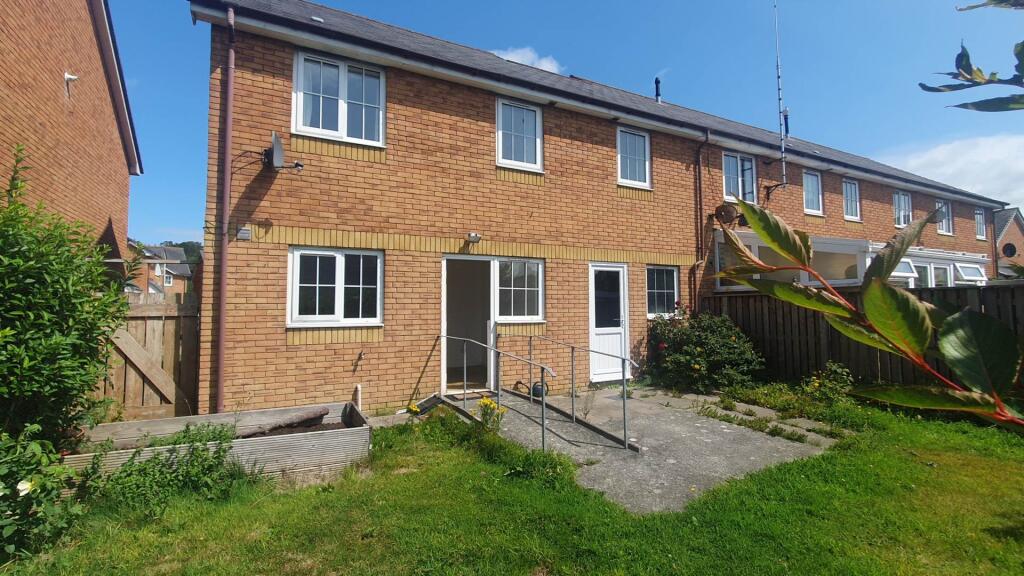 Main image of property: Clos Deiniol, Llanbadarn Fawr