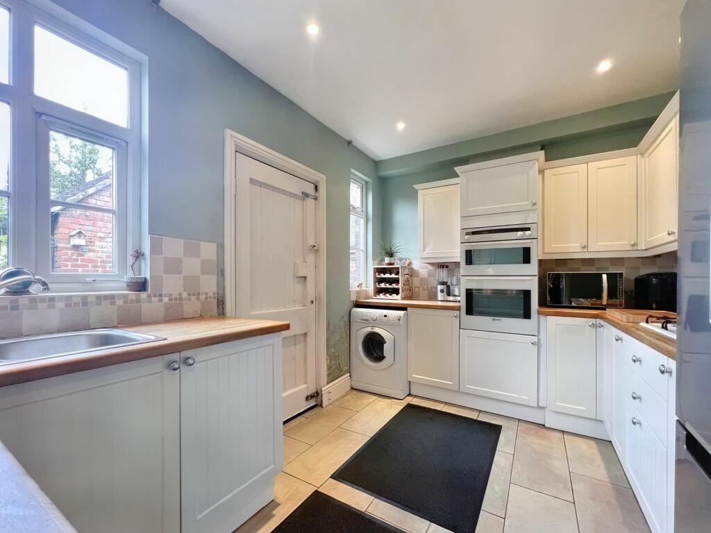 3 bedroom semidetached house for sale in Beanfields, Worsley, M28