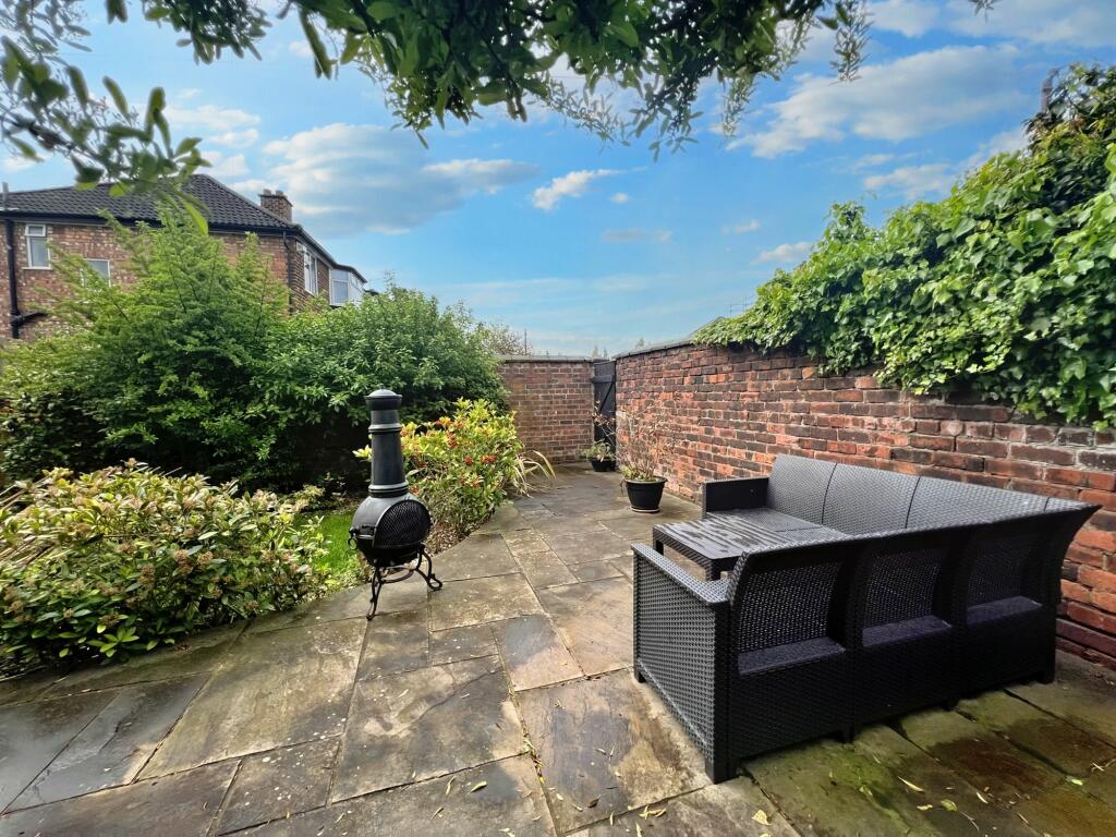 3 bedroom semidetached house for sale in Beanfields, Worsley, M28