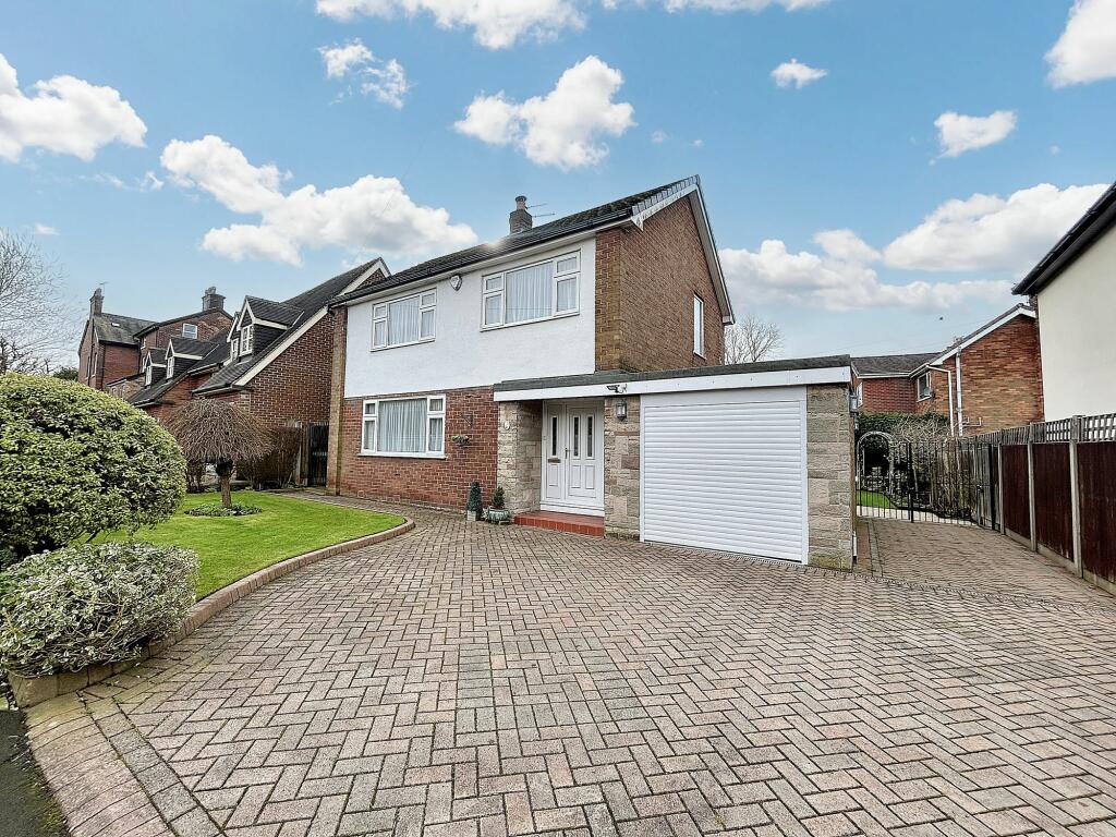 3 bedroom detached house for sale in Beatrice Road, Worsley, M28