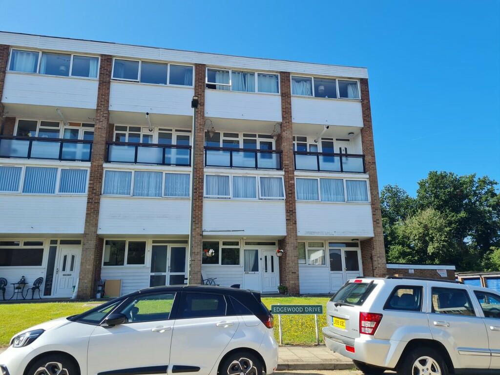 2 bedroom apartment for sale in Edgewood Drive, Orpington, BR6