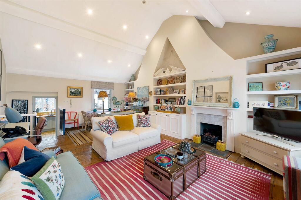 Main image of property: Inworth Street, London, SW11