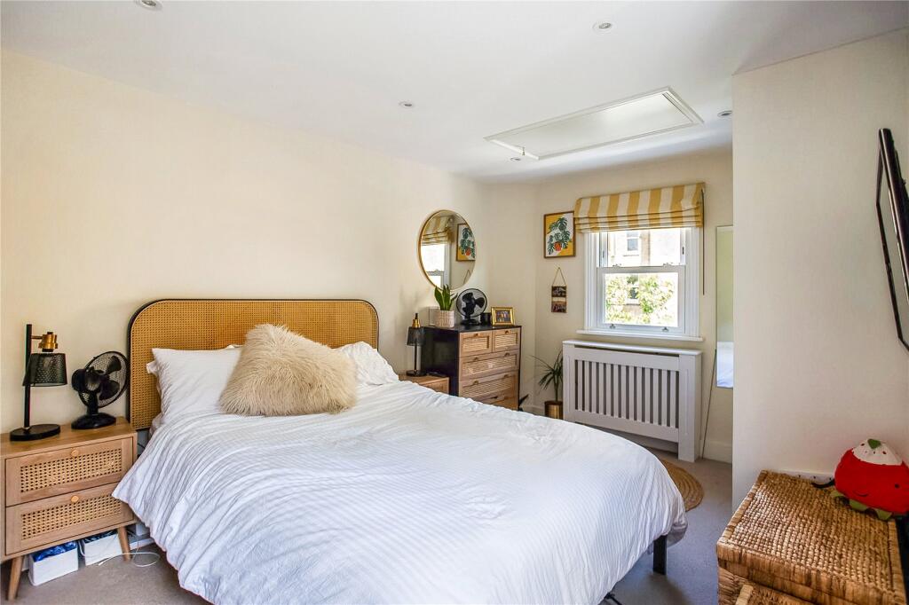 Main image of property: Warriner Gardens, London, SW11